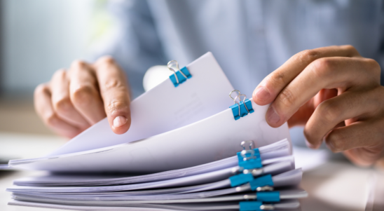 Zasada konkurencyjności w projektach: Jak bezpiecznie i efektywnie prowadzić zamówienia publiczne?