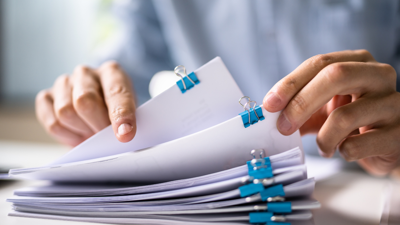 Zasada konkurencyjności w projektach: Jak bezpiecznie i efektywnie prowadzić zamówienia publiczne?