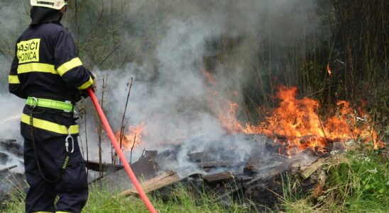 Zlepšenie cezhraničnej spolupráce v oblasti bezpečnosti obyvateľstva vrátane krízového riadenia prostredníctvom dovybavenia jednotiek Dobrovoľného hasičského zboru a spoločných aktivít záchranných služieb v obciach Ochotnica Dolna, Veľká Franková a Ochodnica